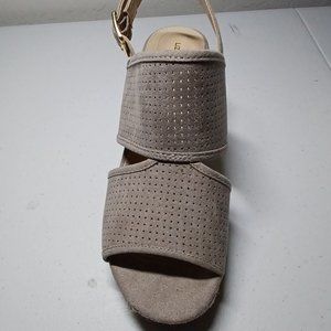 Liz Claiborne Hatcher Koala Slingback Wedge Sandals 8M